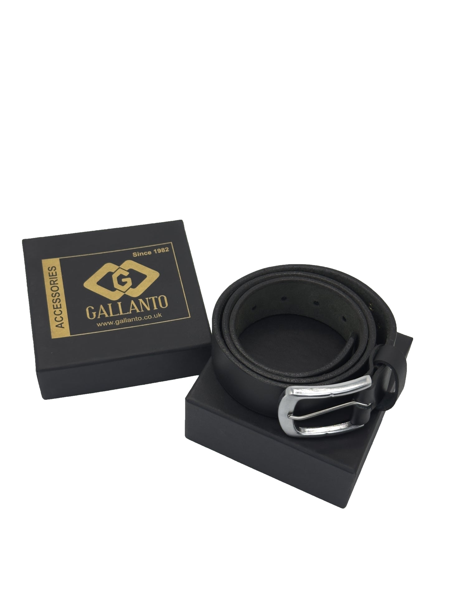 a classic plain leather belt for men-everyday style and comfort